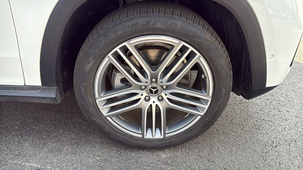Certified 2024 Mercedes-Benz GLS 450 4MATIC image 9