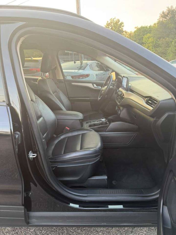 Used 2020 Ford Escape SEL AWD/4WD image 16