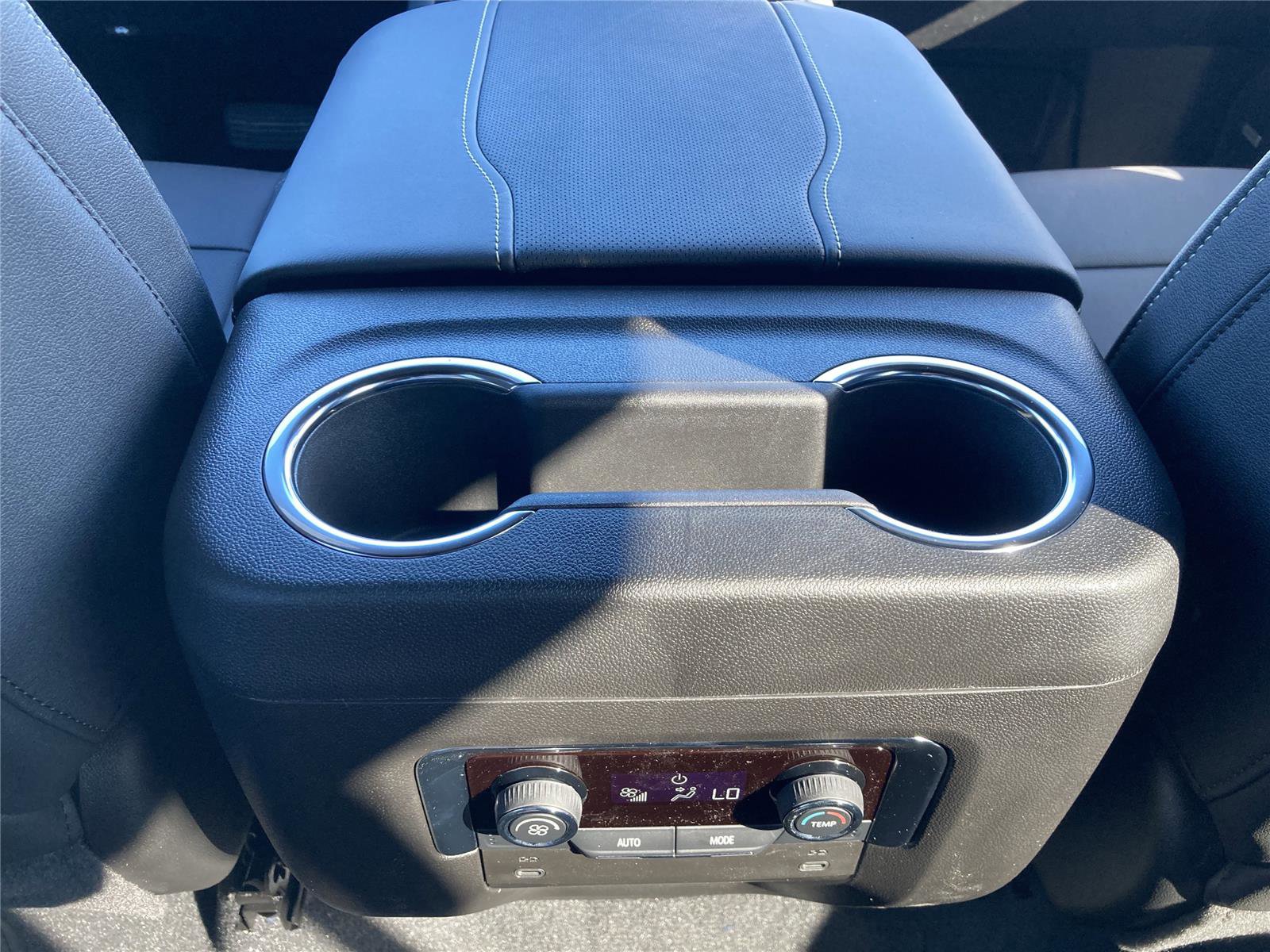 New 2026 Chevrolet Suburban Premier image 26