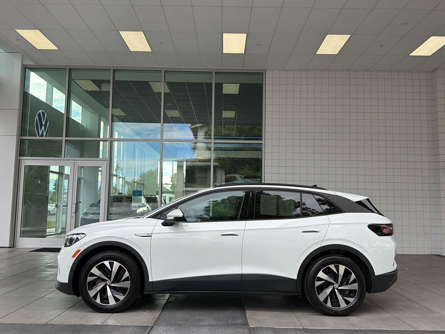 Certified 2023 Volkswagen ID.4 Pro RWD image 2