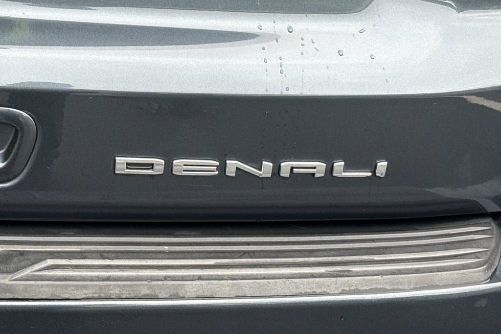 Used 2021 GMC Yukon Denali w/ Denali Premium Package image 13