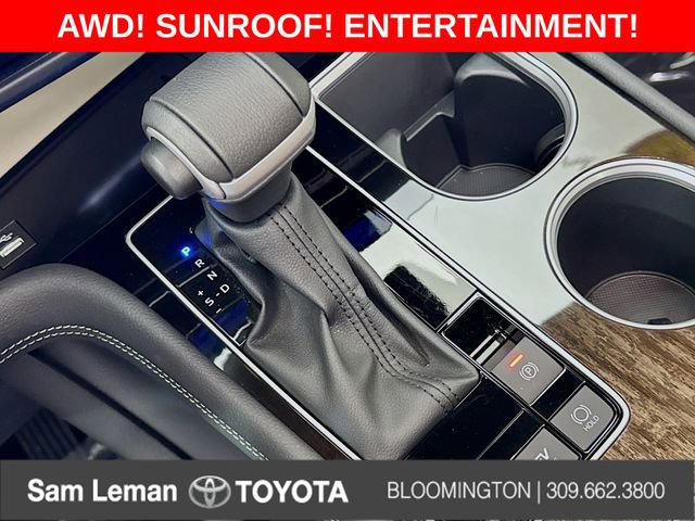 Used 2025 Toyota Sienna Platinum image 17