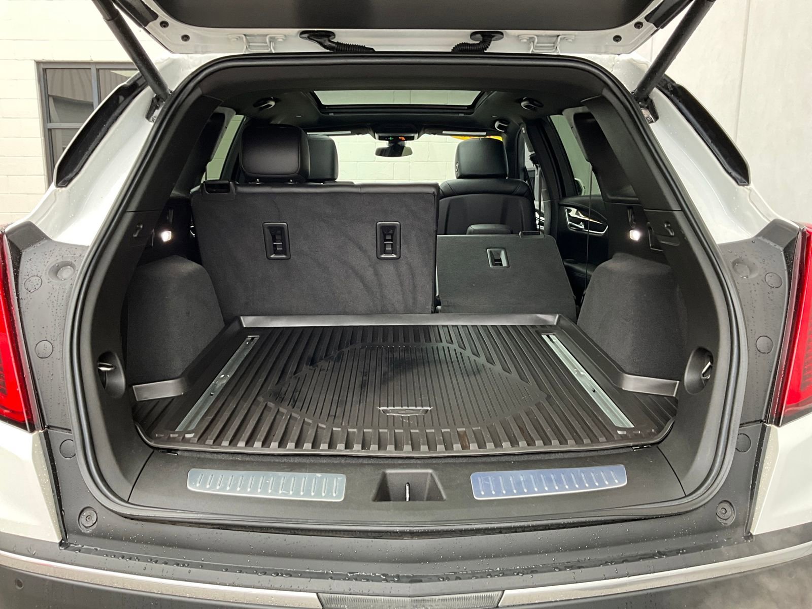 Used 2020 Cadillac XT5 Premium Luxury w/ LPO, Floor Liner Package image 26