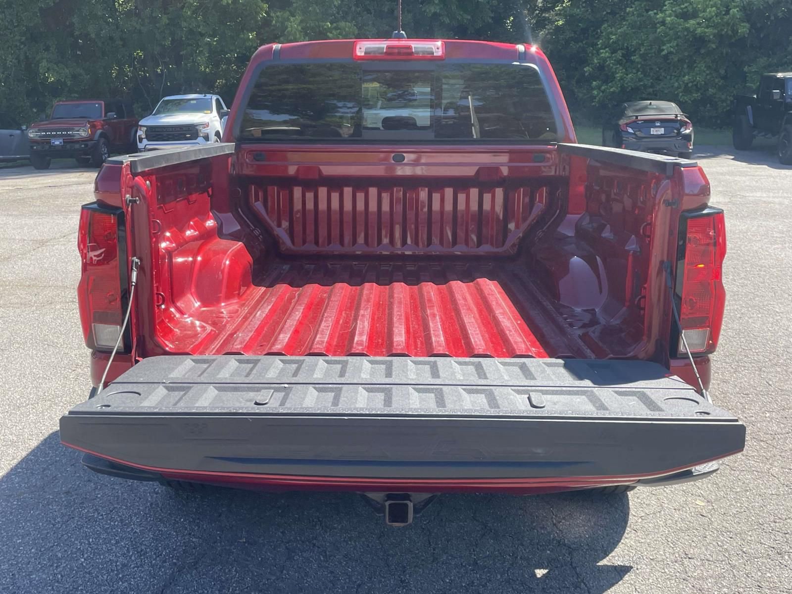 Used 2023 Chevrolet Colorado LT w/ LT Convenience Package II AWD/4WD image 7