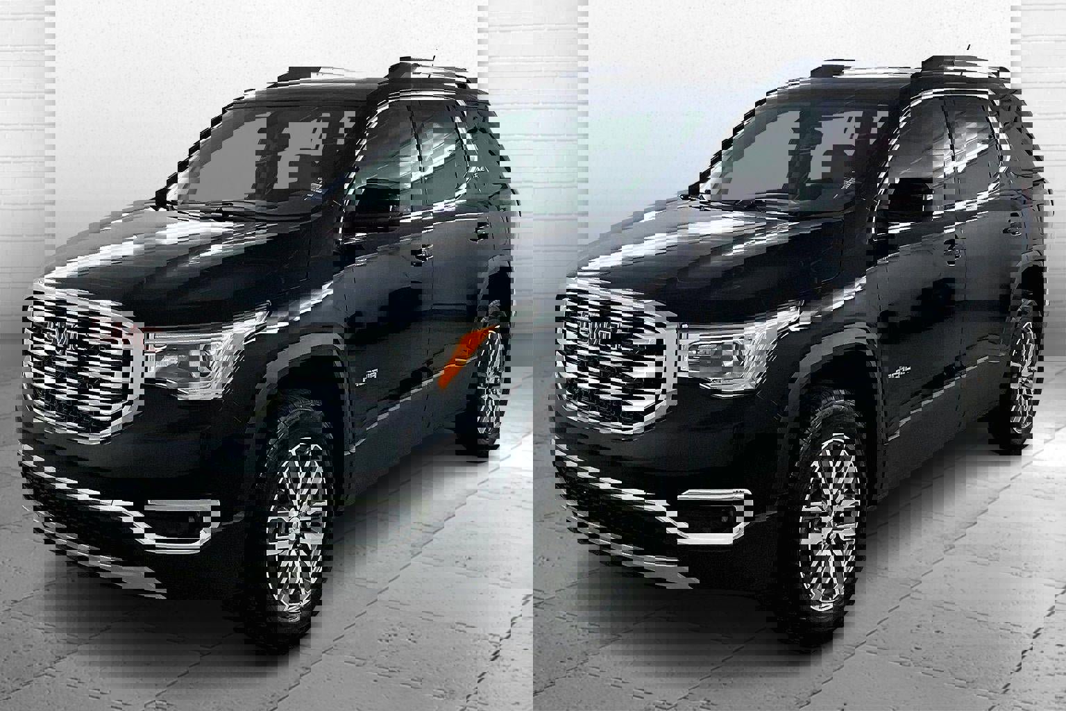 Used 2017 GMC Acadia SLE image 3