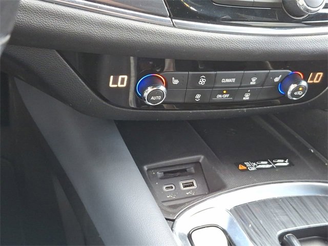 Used 2023 Buick Enclave Essence image 24
