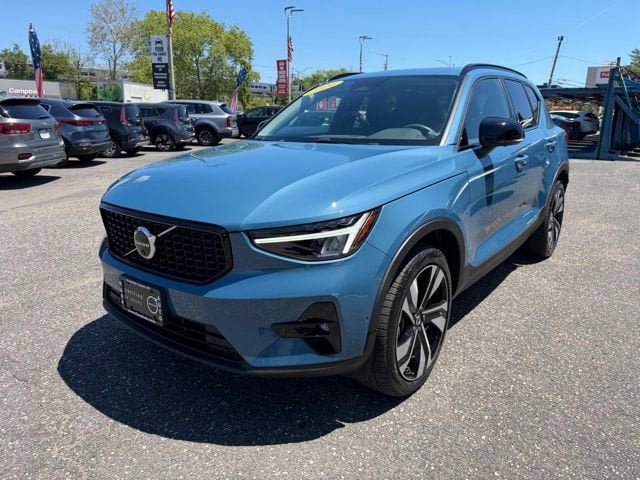 Certified 2024 Volvo XC40 B5 Plus w/ Protection Package Premier