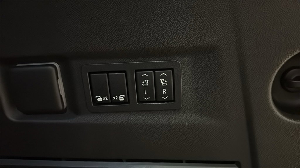 Used 2021 GMC Yukon AT4 w/ AT4 Premium Plus Package image 19