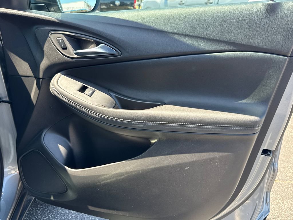 Used 2023 Buick Encore GX Preferred w/ Cold Weather Comfort Package AWD/4WD image 15