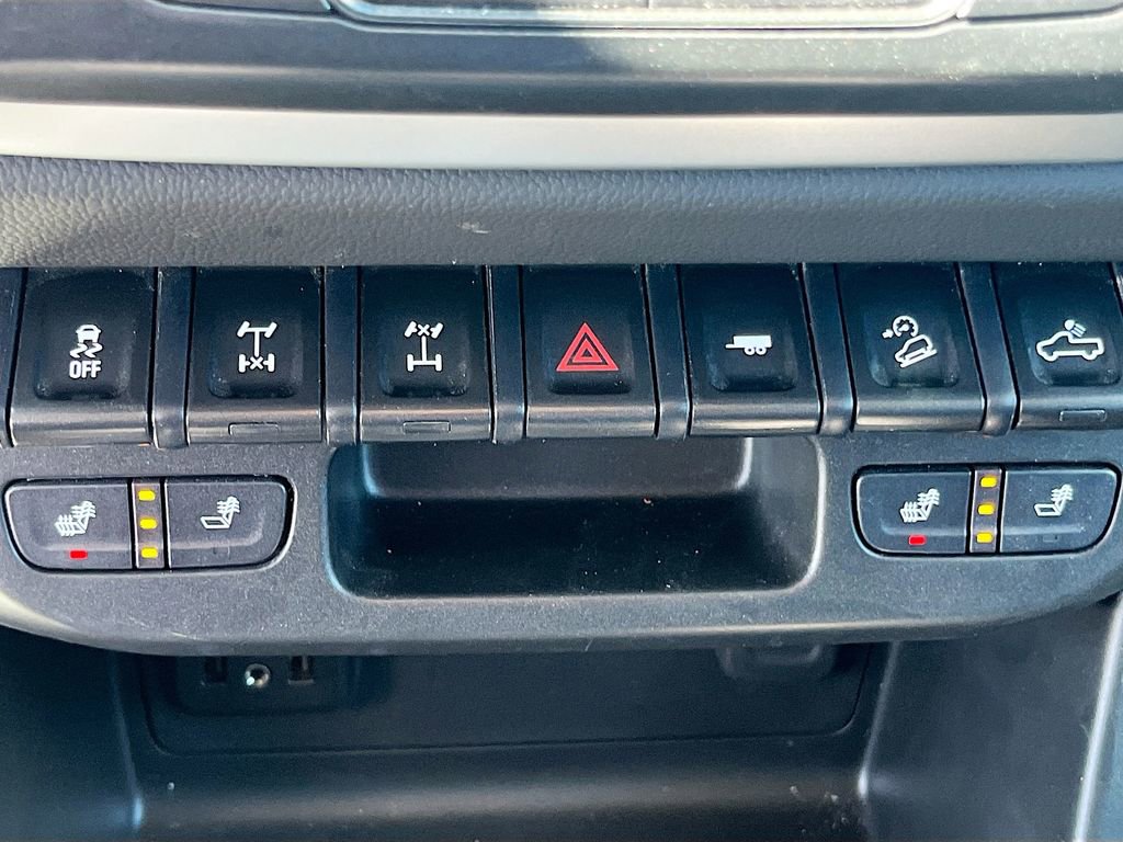 Used 2022 Chevrolet Colorado ZR2 w/ ZR2 Dusk Special Edition image 19