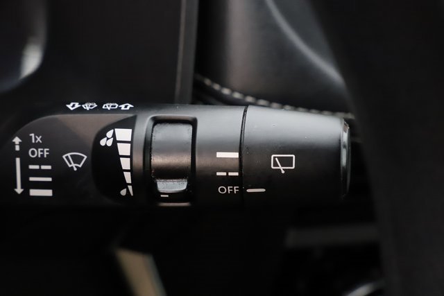 Used 2023 Nissan Rogue S image 34