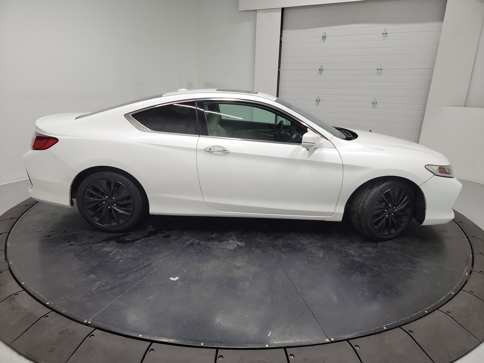 Used 2017 Honda Accord EX image 9