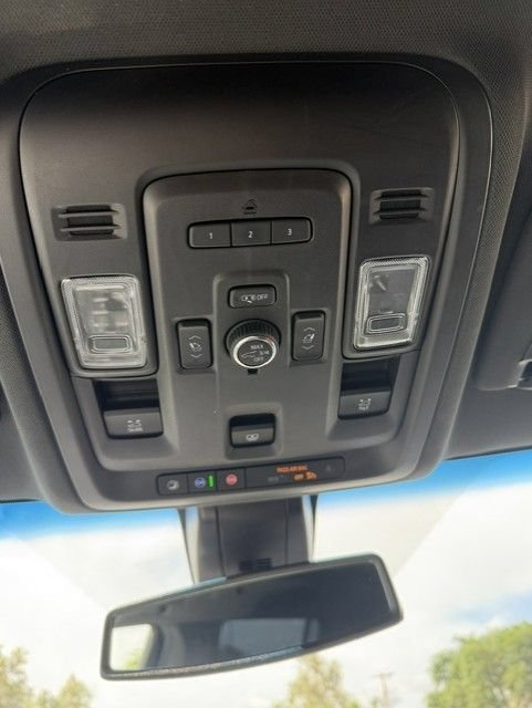 Used 2021 GMC Yukon XL SLT w/ SLT Luxury Plus Package AWD/4WD image 15