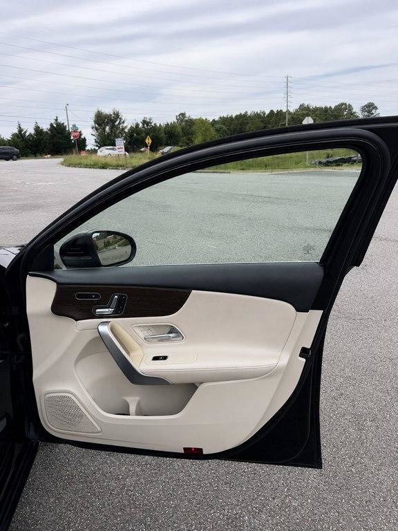 Used 2019 Mercedes-Benz A 220 image 10