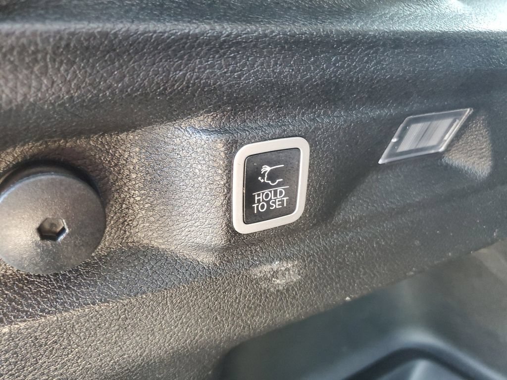 Used 2021 Jeep Grand Cherokee L Limited AWD/4WD image 35