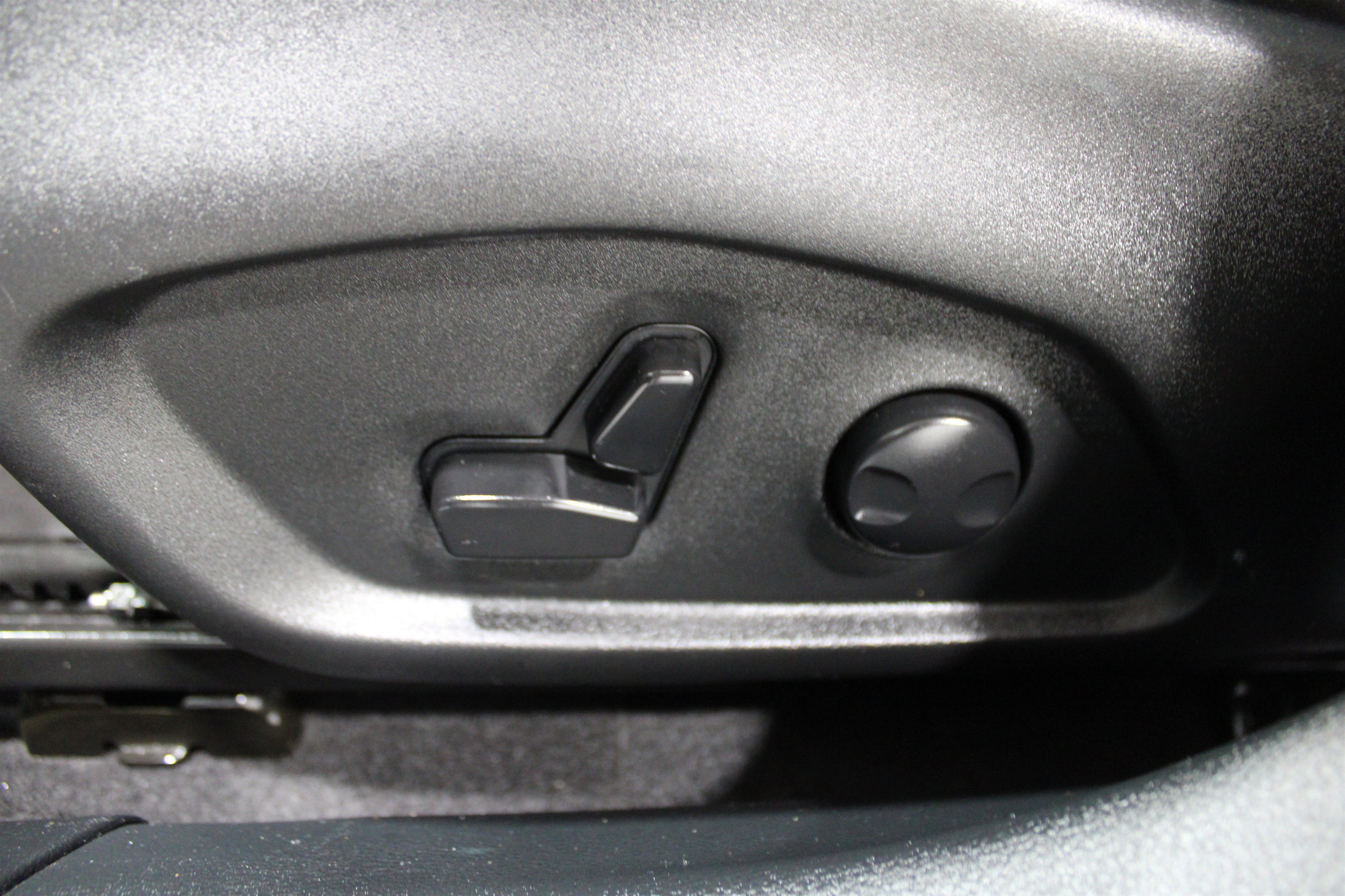 Used 2024 Jeep Compass Latitude image 4