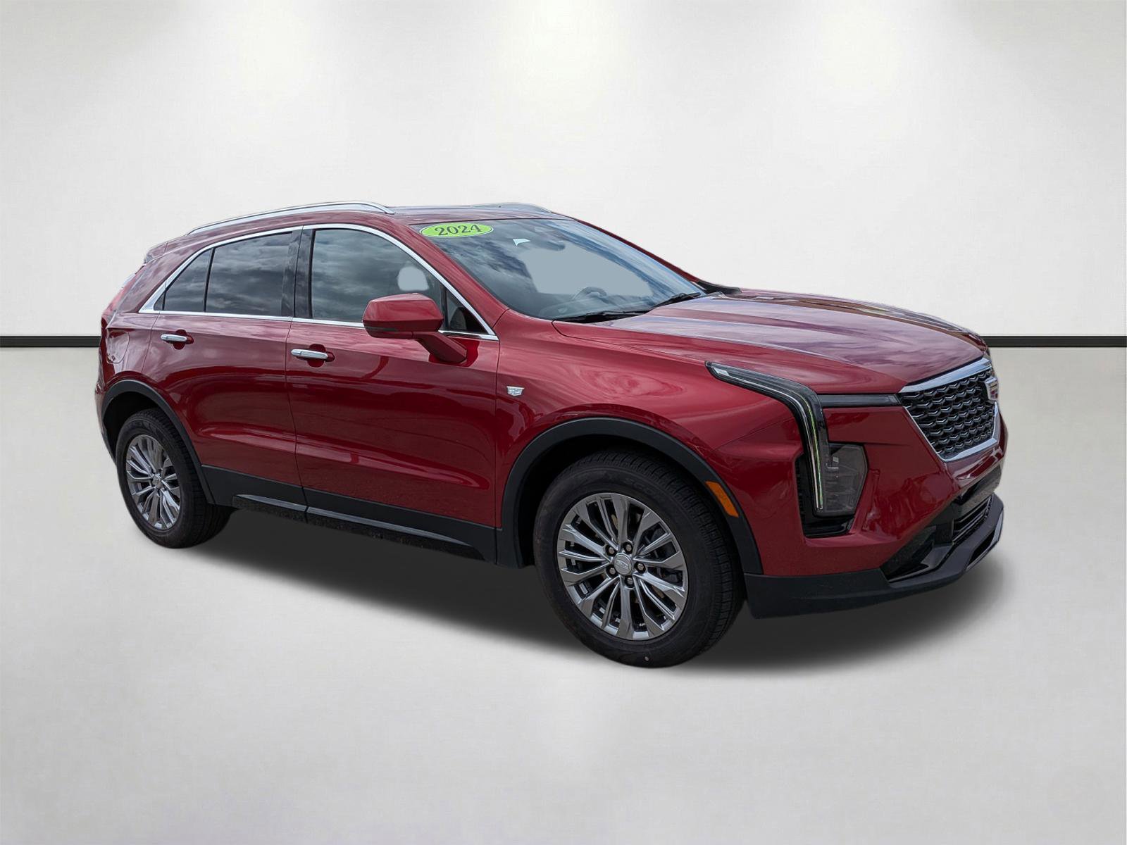 Used 2024 Cadillac XT4 Premium Luxury w/ Cold Weather Package FWD image 2