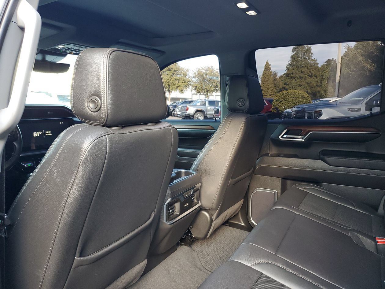 Used 2023 GMC Sierra 1500 Denali w/ Technology Package AWD/4WD image 10