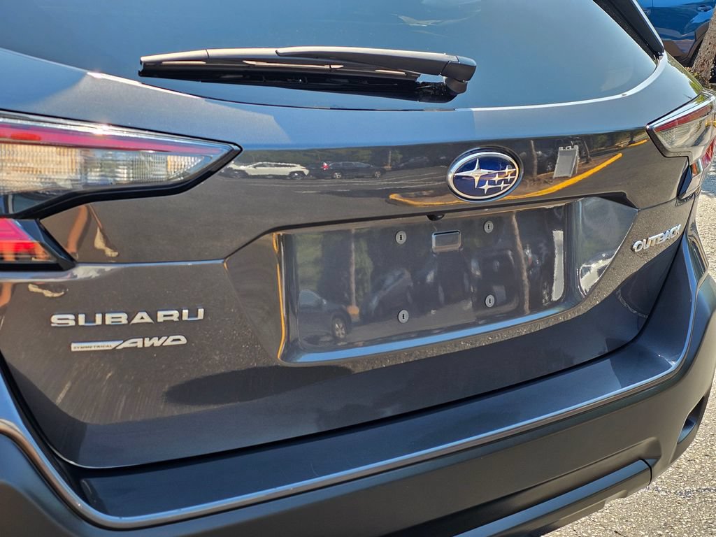 Used 2023 Subaru Outback Premium AWD/4WD image 14