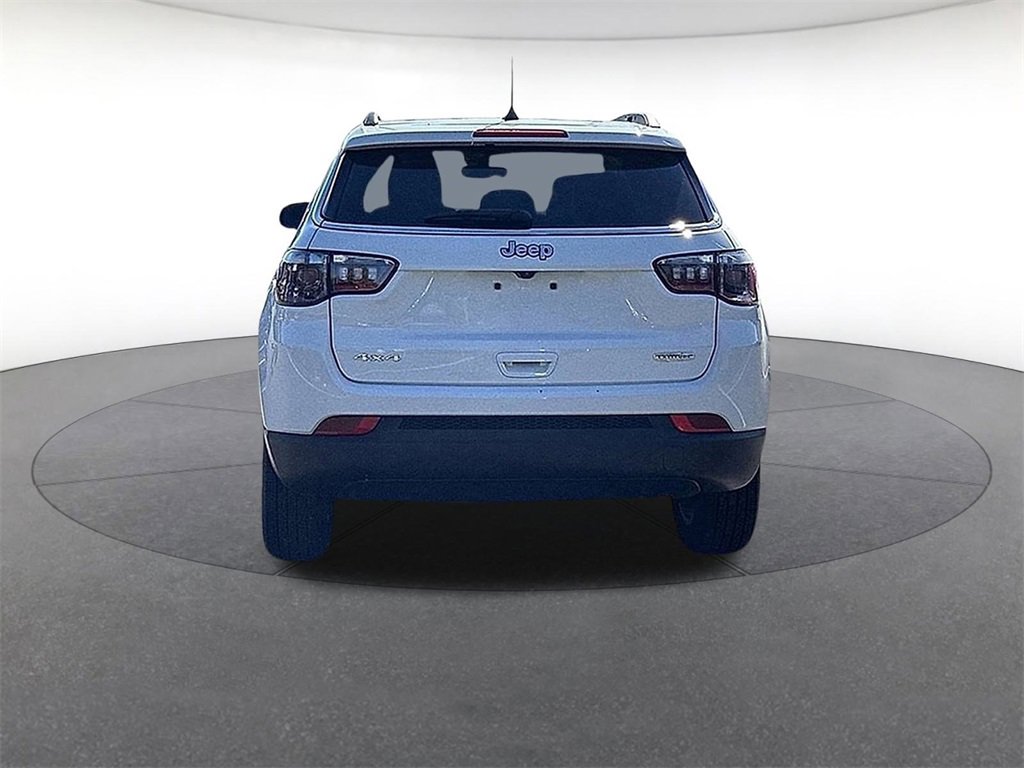 Used 2022 Jeep Compass Latitude image 4