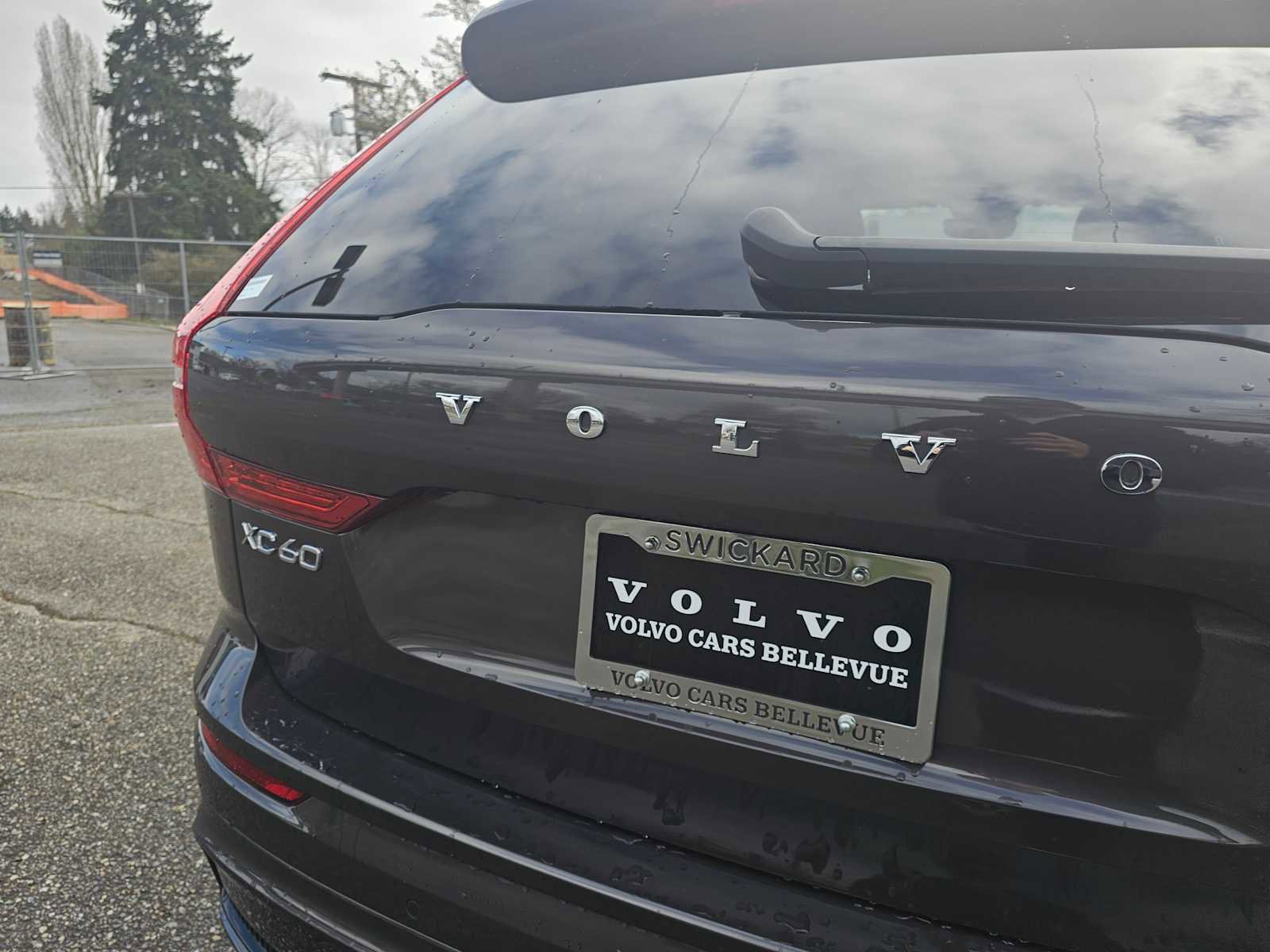 Certified 2025 Volvo XC60 B5 Plus AWD/4WD image 16