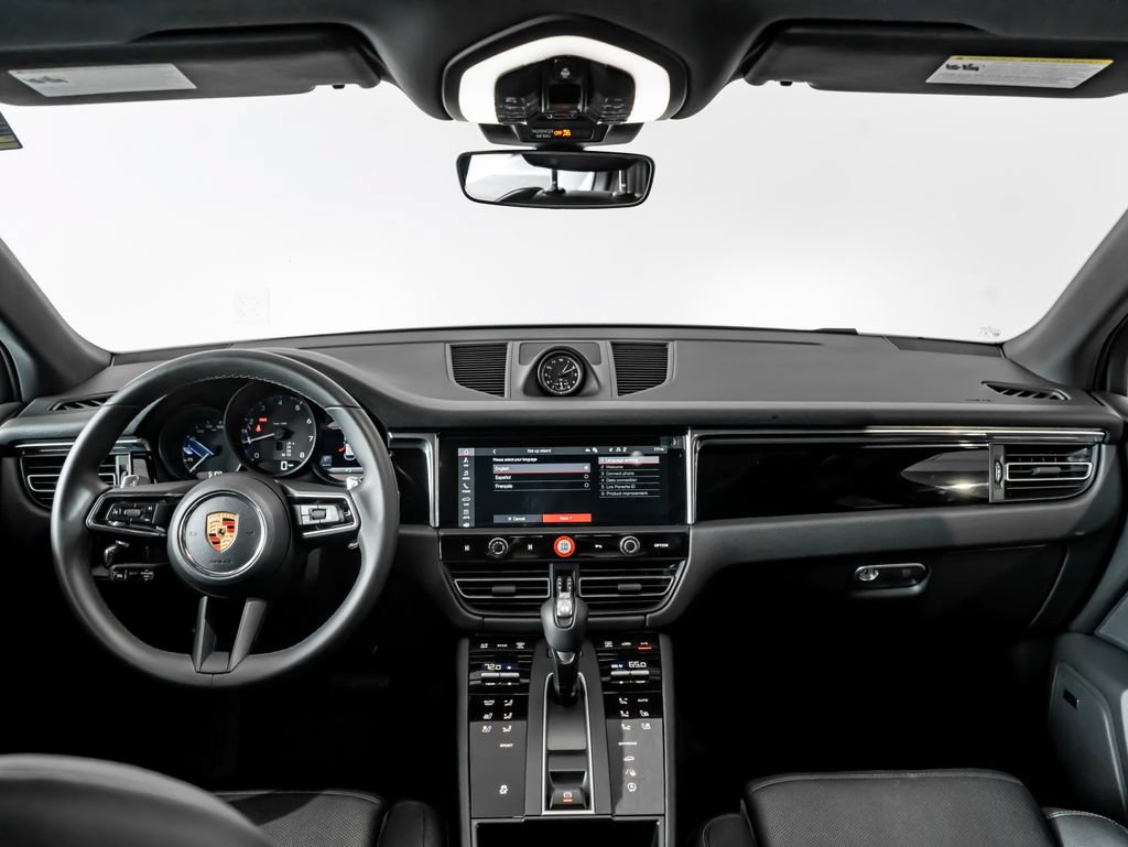 Certified 2026 Porsche Macan AWD/4WD image 19
