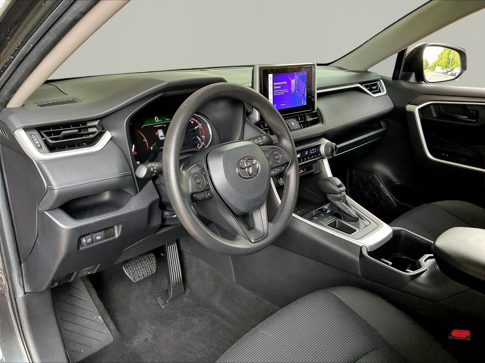 Used 2023 Toyota RAV4 LE FWD image 17