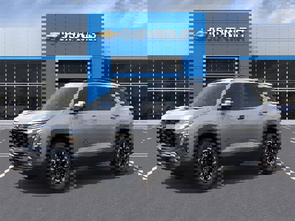 New 2026 Chevrolet Equinox ACTIV image 2