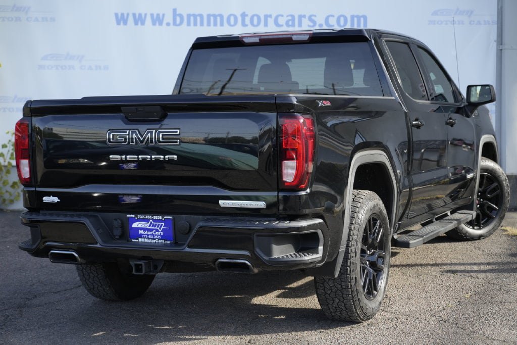 Used 2021 GMC Sierra 1500 Elevation w/ LPO, Elevation Black Package AWD/4WD image 3