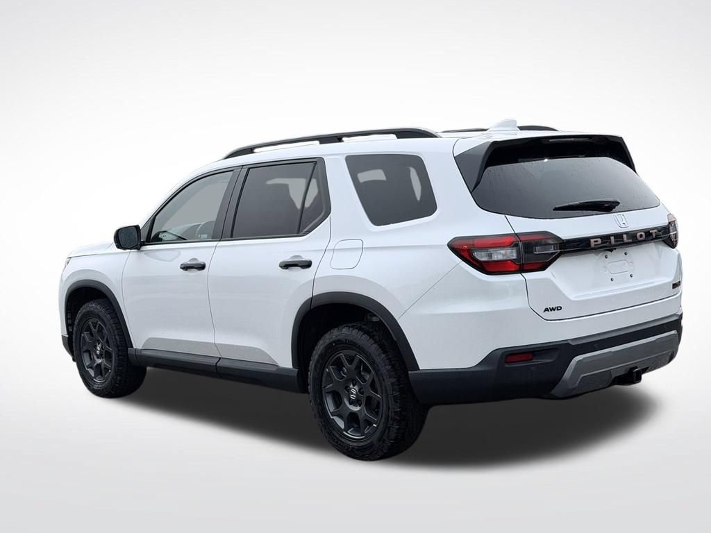 New 2026 Honda Pilot TrailSport image 8