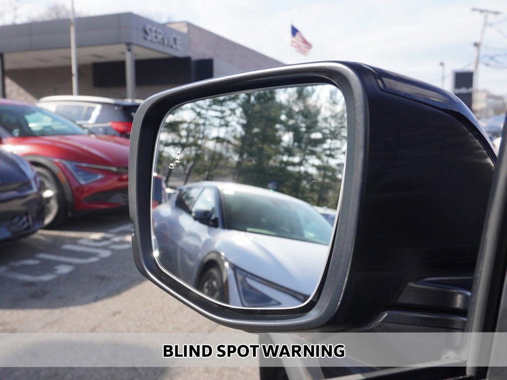 Used 2025 Honda Pilot Touring image 6