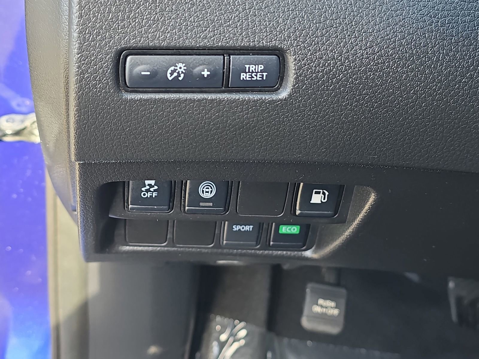 Used 2020 Nissan Rogue S image 29