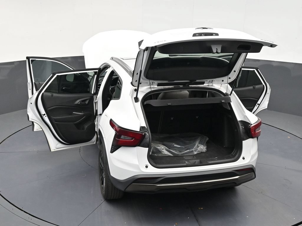 Used 2025 Chevrolet Trax ACTIV FWD image 31