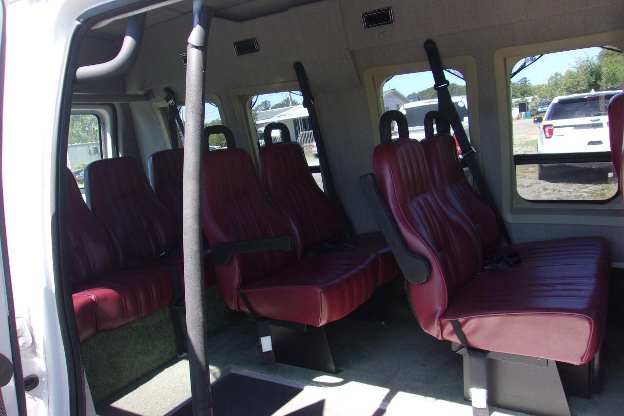 Used 2000 Ford E-250 and Econoline 250 image 11