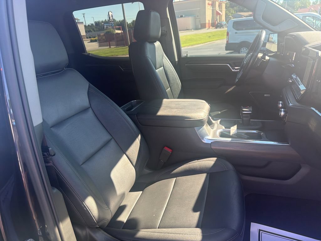 Used 2023 GMC Sierra 1500 SLT AWD/4WD image 12