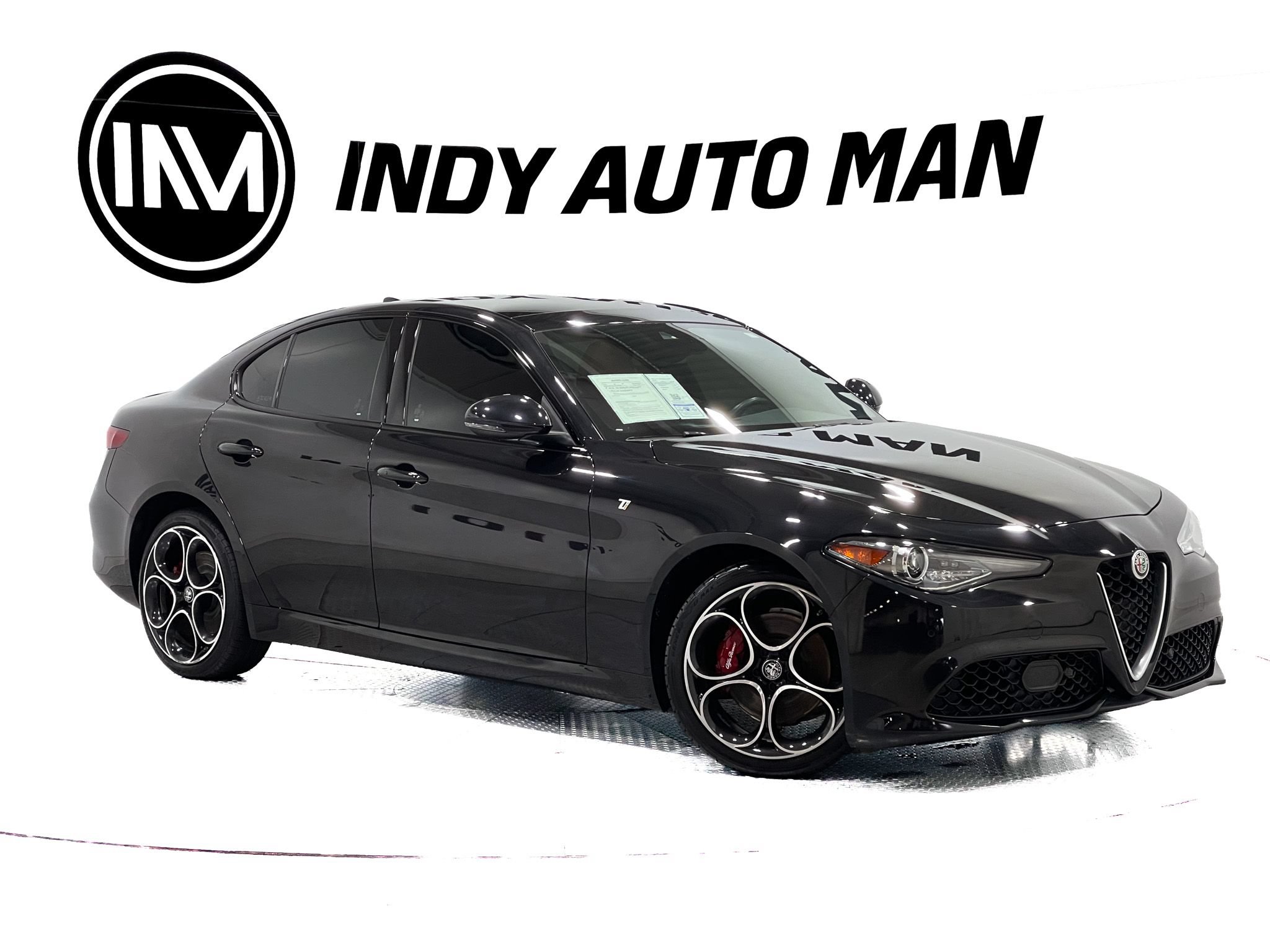 Used 2022 Alfa Romeo Giulia Ti AWD/4WD image 2