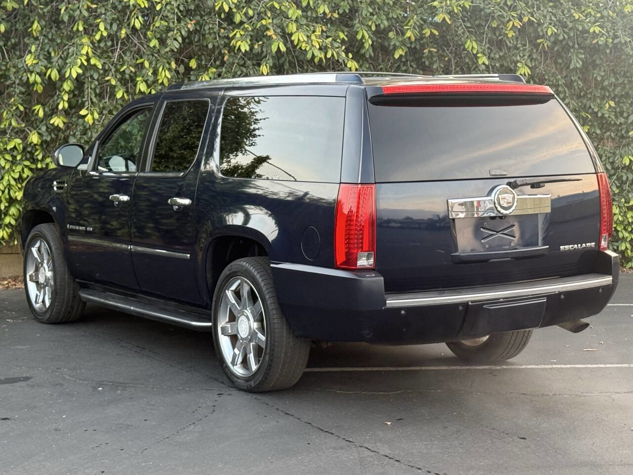 Used 2008 Cadillac Escalade ESV AWD image 5