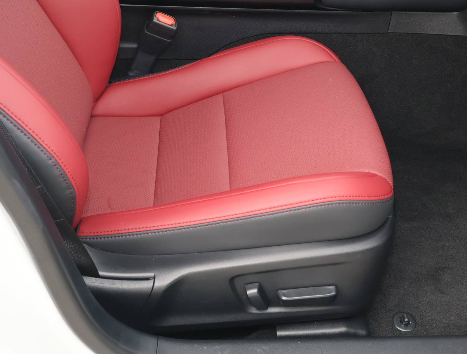 Used 2025 Lexus IS 350 F Sport RWD image 18