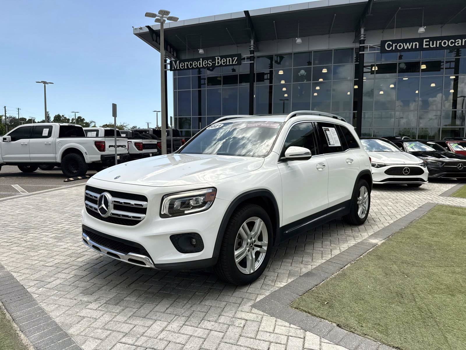 Certified 2021 Mercedes-Benz GLB 250 4MATIC image 2