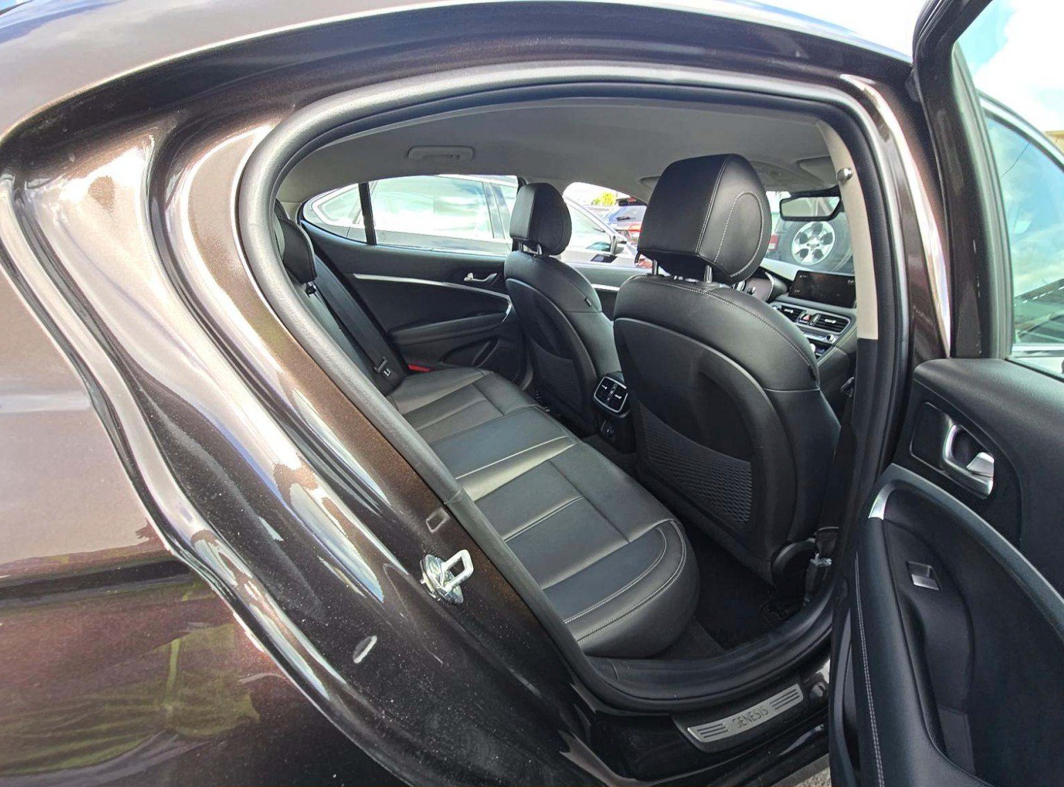 Used 2022 Genesis G70 2.0T RWD image 8