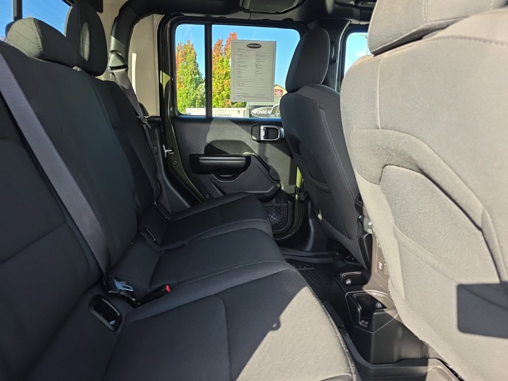Used 2021 Jeep Gladiator Sport AWD/4WD image 11