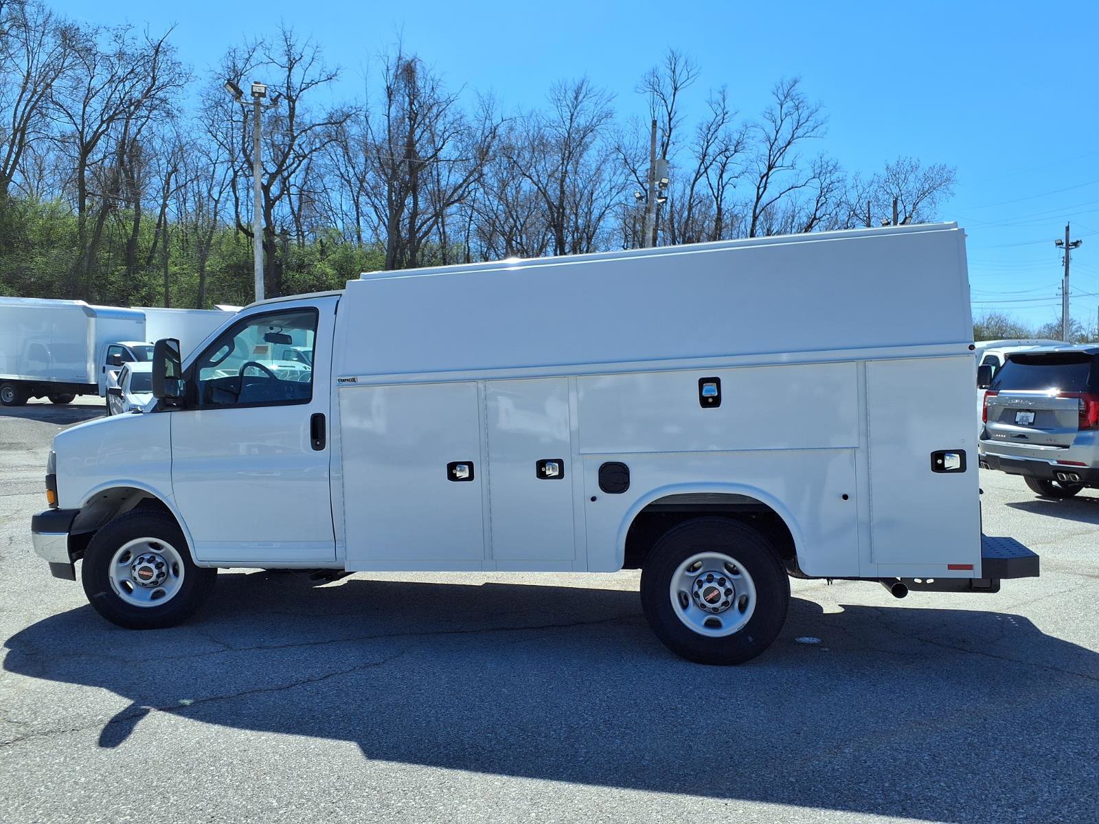 New 2025 GMC Savana 3500 w/ Power Convenience Package RWD image 21