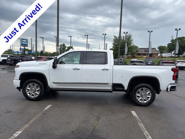 Used 2024 Chevrolet Silverado 2500 High Country AWD/4WD image 7