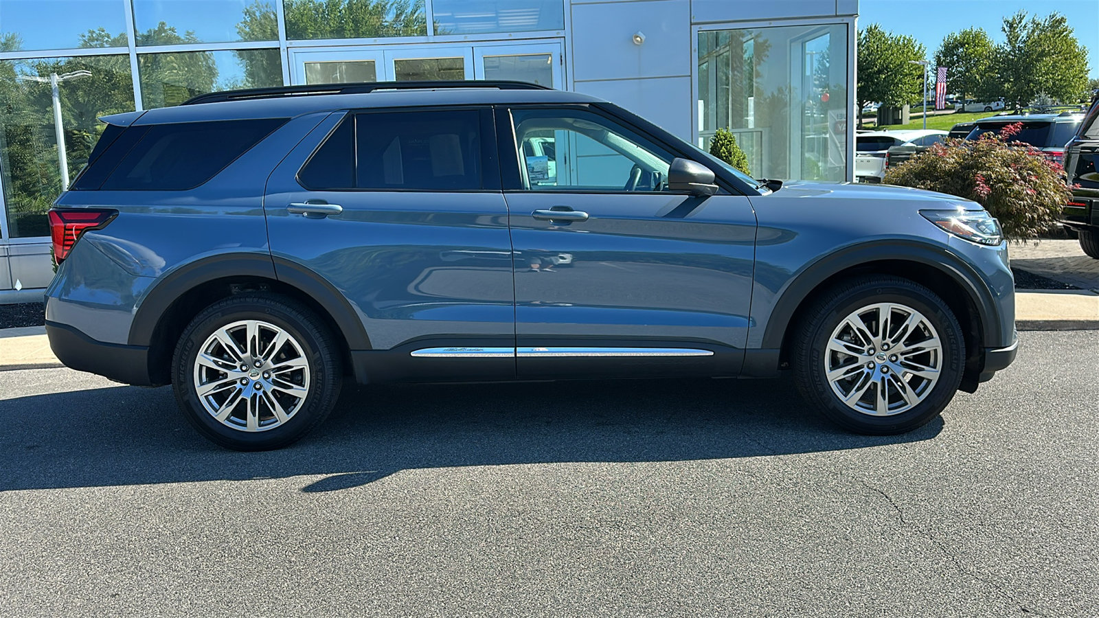 Used 2025 Ford Explorer Active w/ Active Comfort Package AWD/4WD image 30