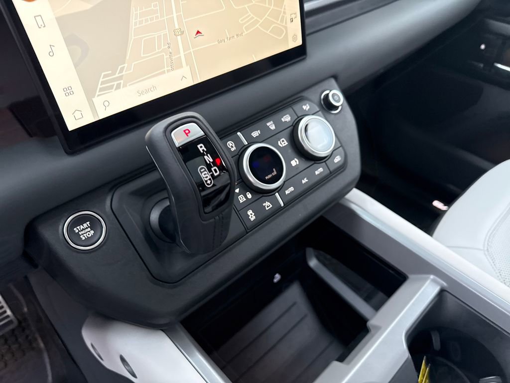 Used 2025 Land Rover Defender 130 V8 image 27