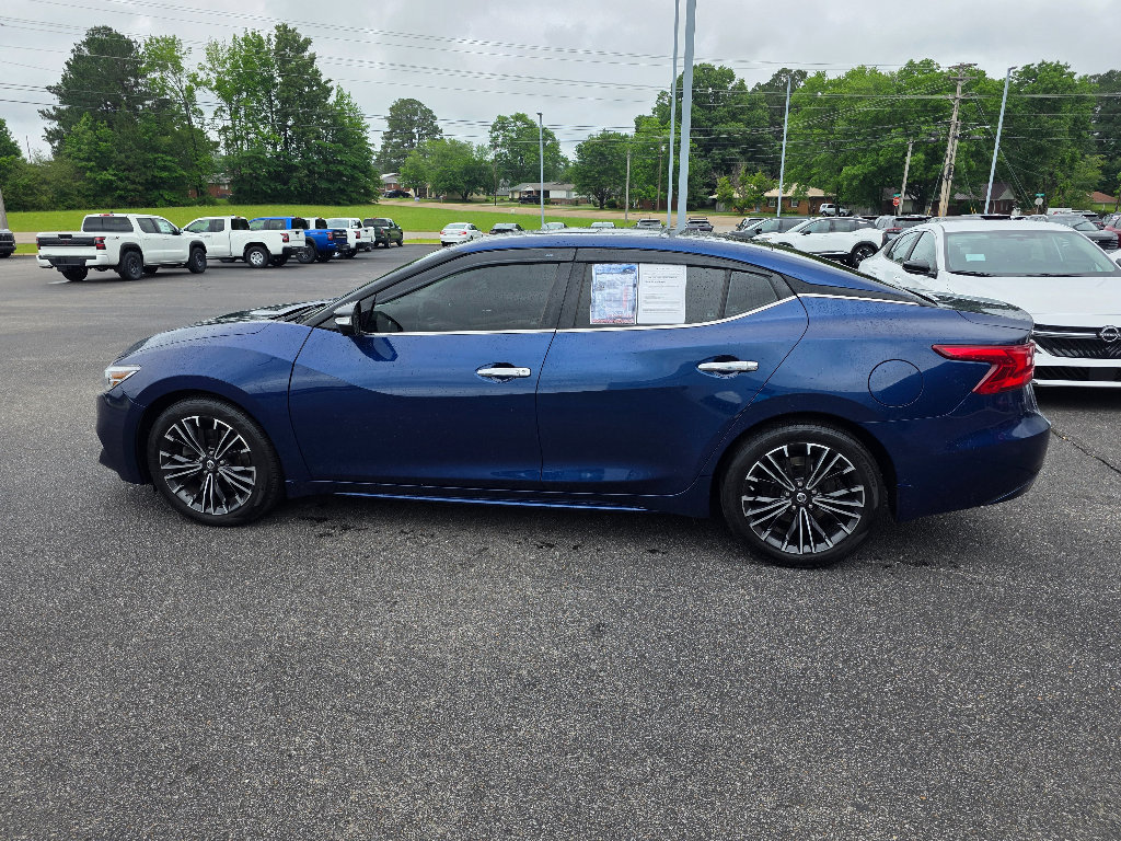 Used 2016 Nissan Maxima Platinum w/ Interior Lighting Package FWD image 6
