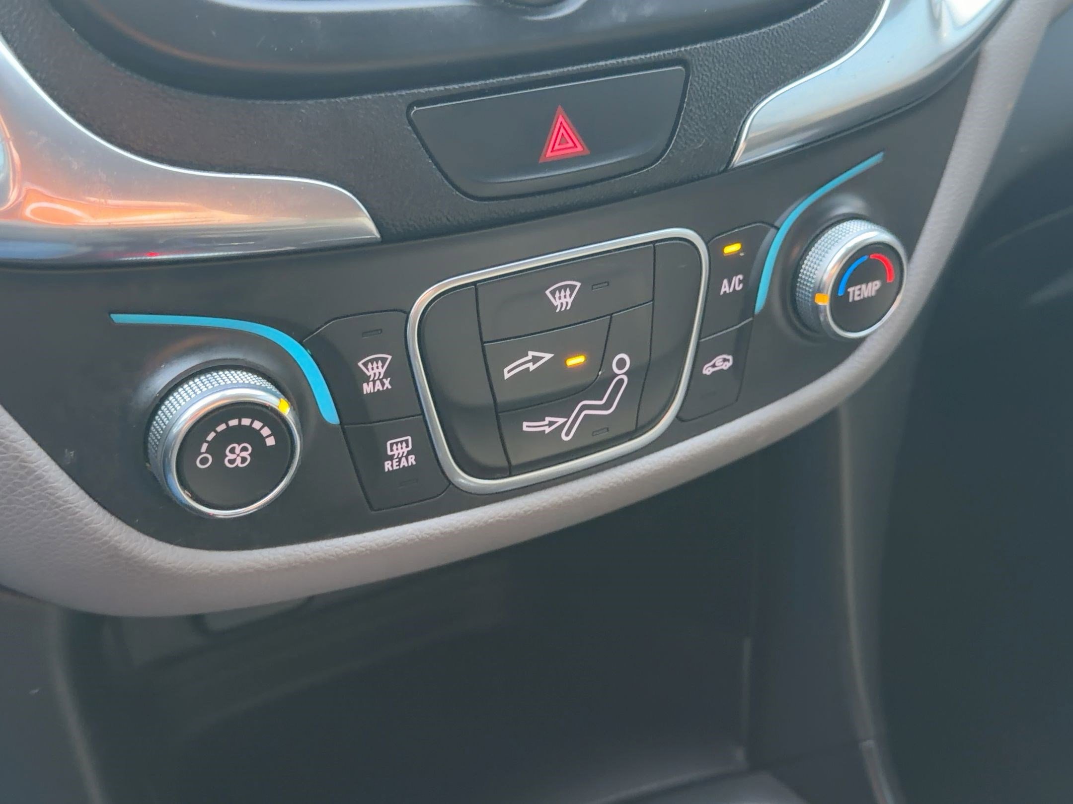 Used 2018 Chevrolet Equinox LS image 24