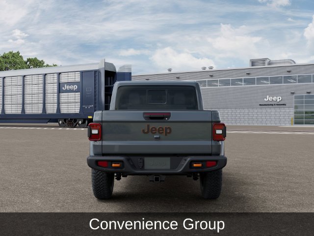 Used 2025 Jeep Gladiator Mojave w/ Convenience Group AWD/4WD image 8