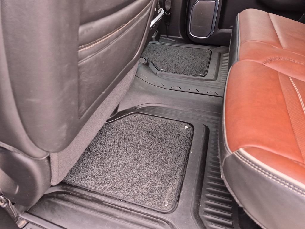 Used 2024 GMC Sierra 3500 Denali Ultimate AWD/4WD image 36