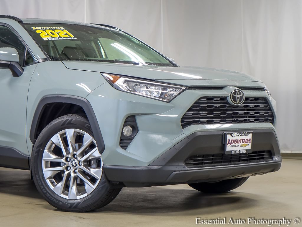 Used 2021 Toyota RAV4 XLE Premium AWD/4WD image 3